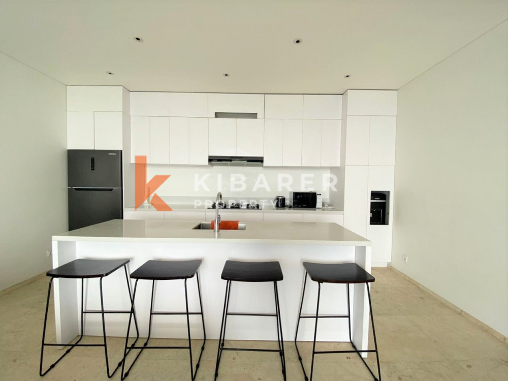 Modern Two Bedroom Enclosed Livingroom Villa with Sea View in Uluwatu — image 6