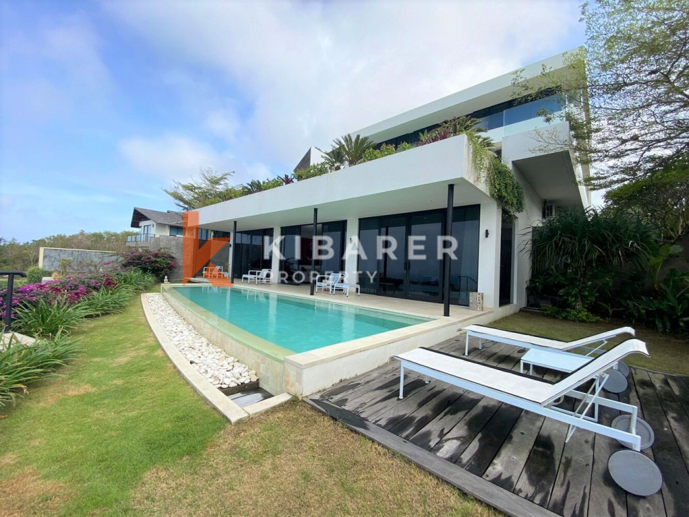 Modern Two Bedroom Enclosed Livingroom Villa with Sea View in Uluwatu — image 3