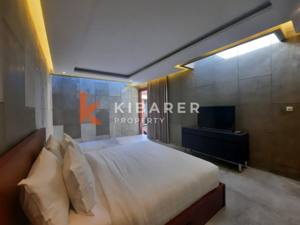 Modern Two Bedroom Loft Villa with Open Living Situated in Legian — image 7