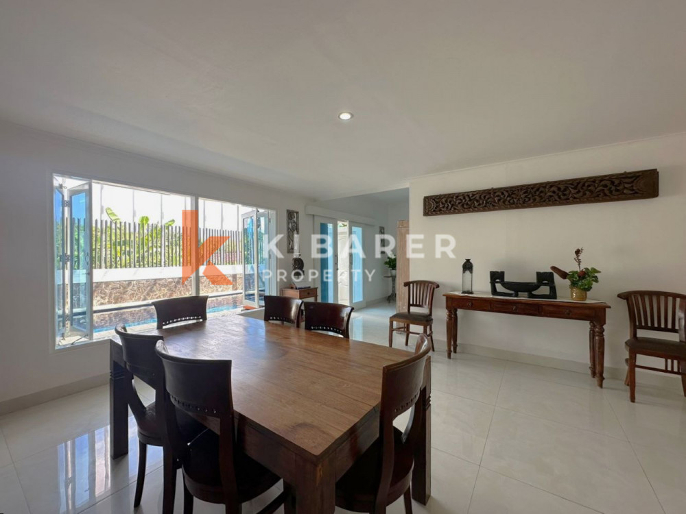 Cozy Five Bedroom Close Living Villa in Seminyak — image 11