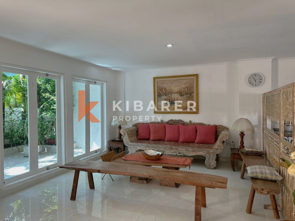 Cozy Five Bedroom Close Living Villa in Seminyak — image 4