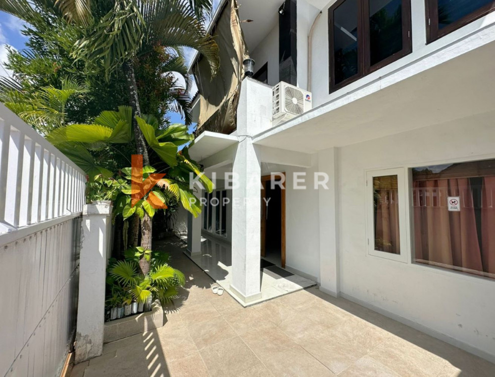 Cozy Five Bedroom Close Living Villa in Seminyak — image 2