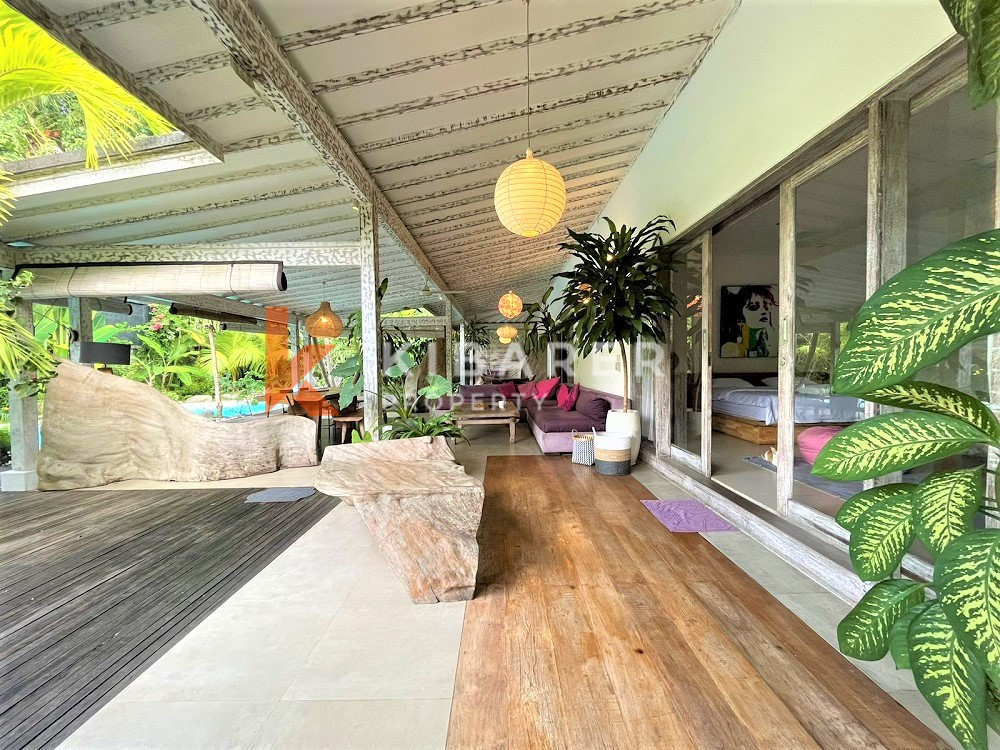 Beautiful Three Bedrooms Open Living Villa Located In Umalas — image 8