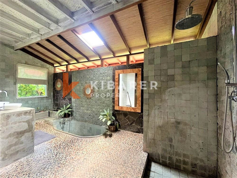 Near the Beach Beautiful Four-Bedroom Villa Located in Berawa — image 10