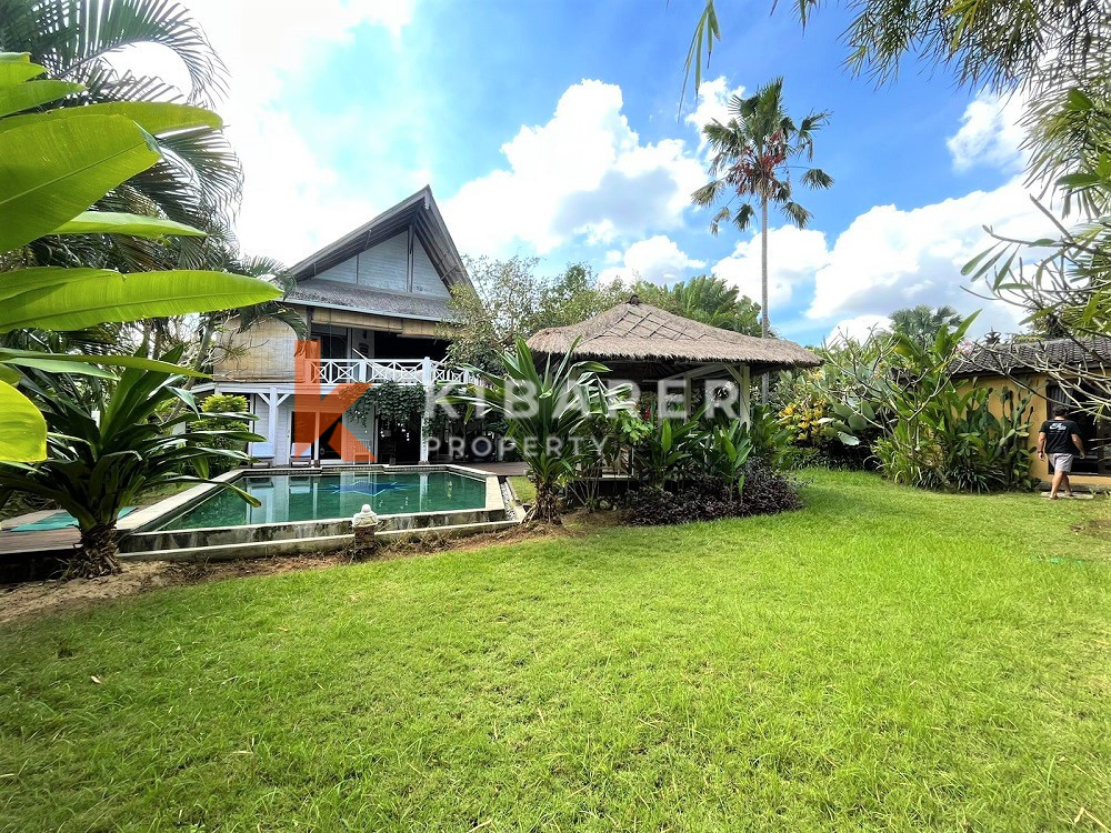 Near the Beach Beautiful Four-Bedroom Villa Located in Berawa