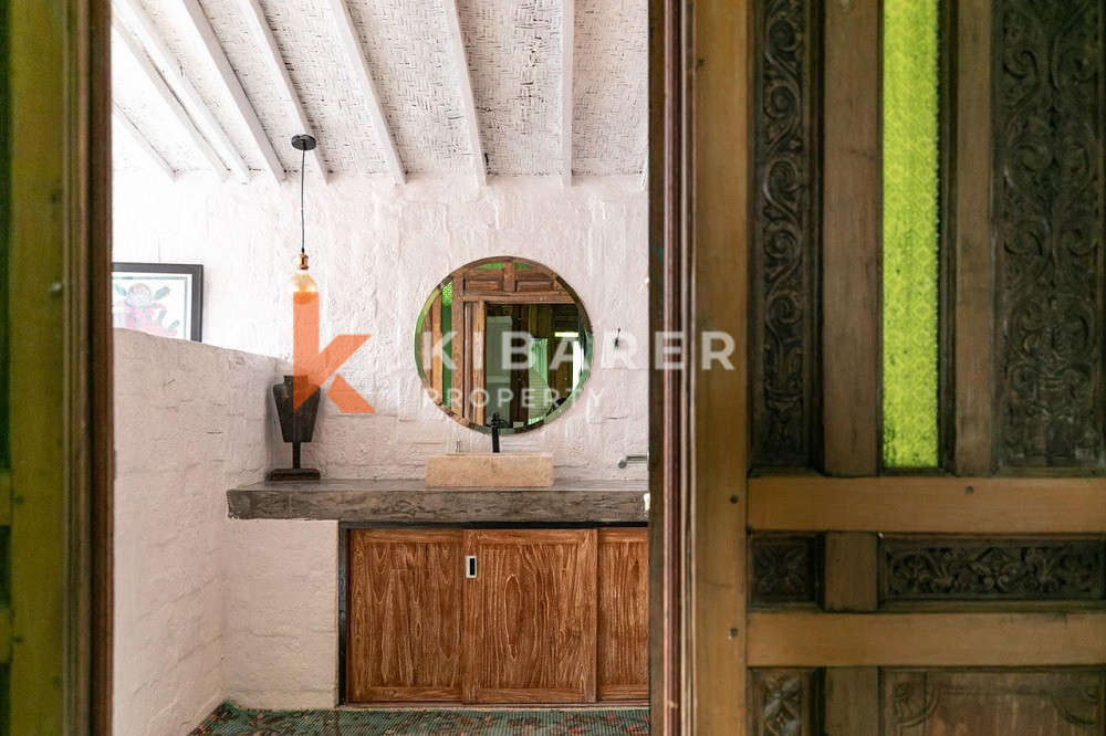 Charming Tropical Three-Bedroom Villa in Prime Berawa — image 11