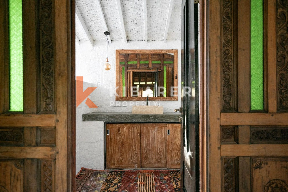 Charming Tropical Three-Bedroom Villa in Prime Berawa — image 14