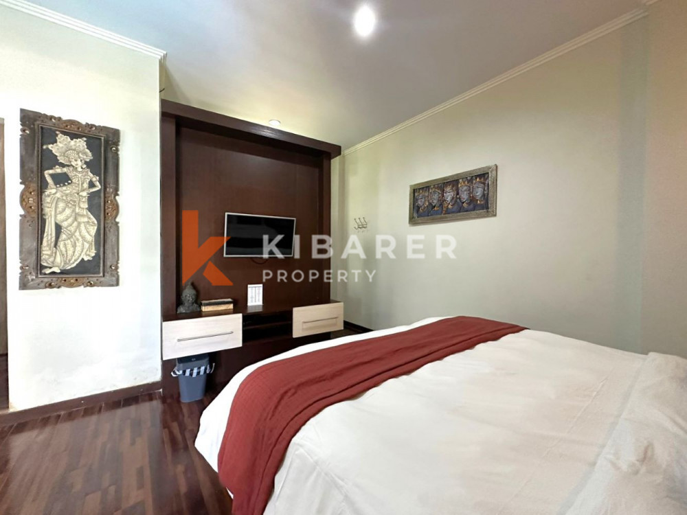Homey Four Bedrooms Enclosed Living Villa Situated in Seminyak — image 5