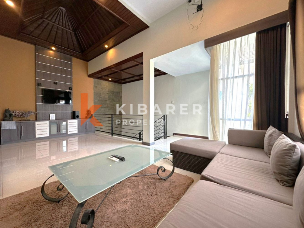Homey Four Bedrooms Enclosed Living Villa Situated in Seminyak — image 9
