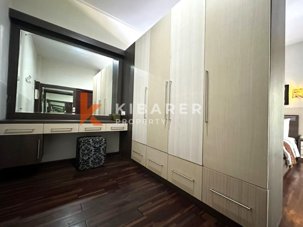Homey Four Bedrooms Enclosed Living Villa Situated in Seminyak — image 7