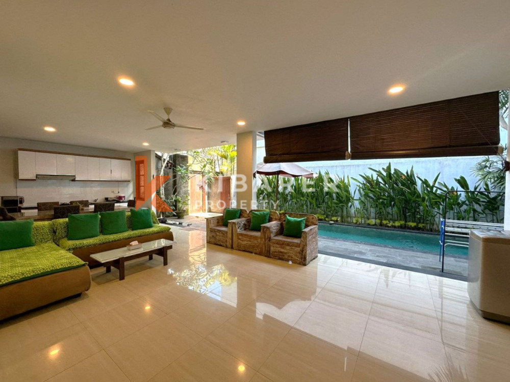 Comfortable Three Bedrooms Open Living Villa Nestled in Jimbaran — image 3