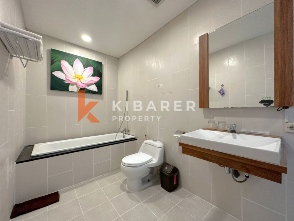 Comfortable Three Bedrooms Open Living Villa Nestled in Jimbaran — image 11