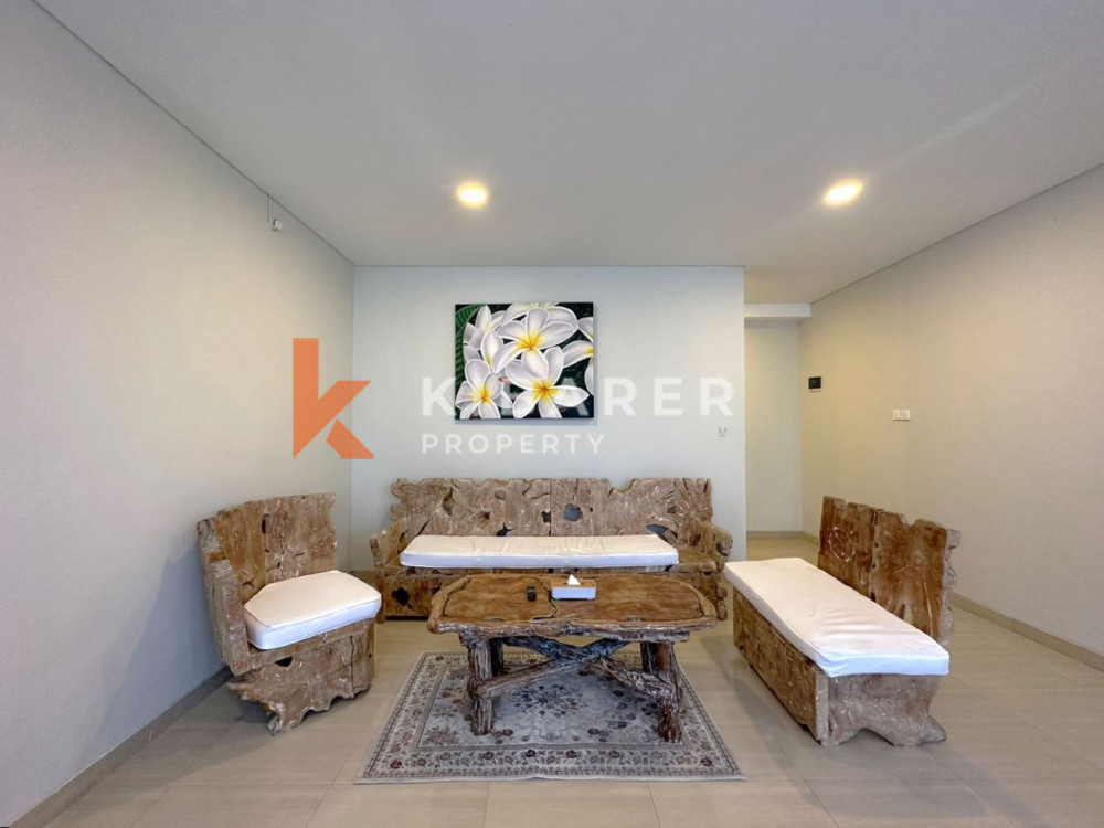 Comfortable Three Bedrooms Open Living Villa Nestled in Jimbaran — image 14