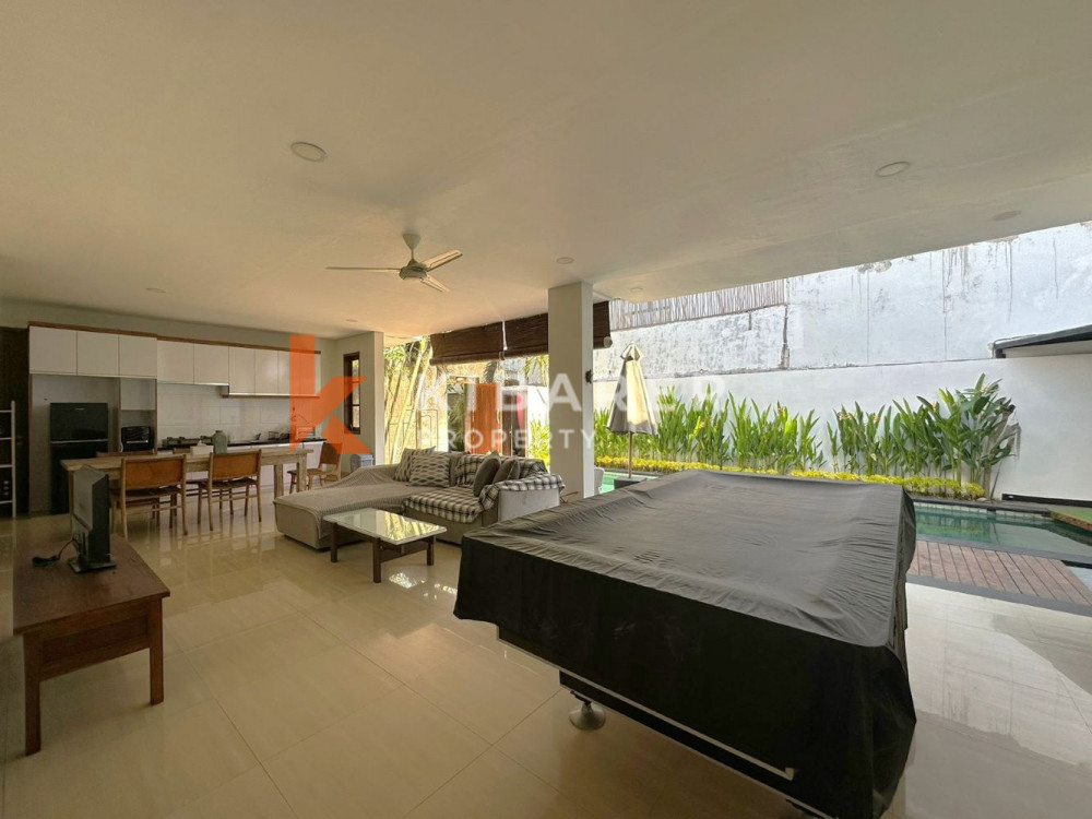 Comfortable Three-Bedroom Open Living Villa Nestled in Jimbaran — image 4