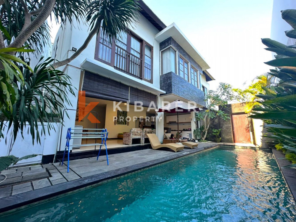 Comfortable Three Bedrooms Open Living Villa Nestled in Jimbaran — image 1