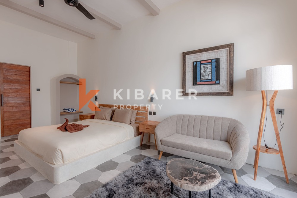 Beautiful Three-Bedroom Villa with Open Living Room in Canggu — image 14