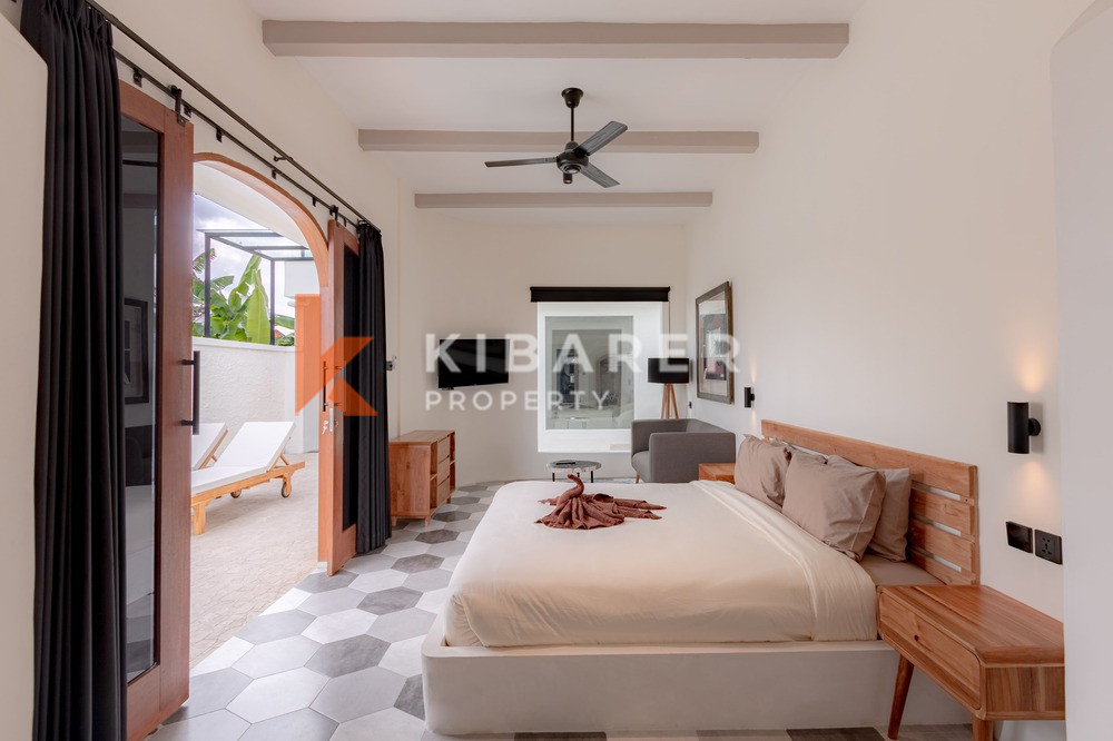 Beautiful Three-Bedroom Villa with Open Living Room in Canggu — image 10
