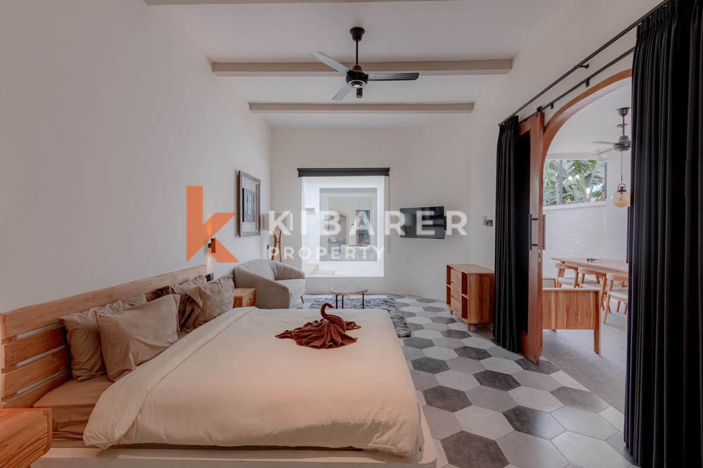 Beautiful Three-Bedroom Villa with Open Living Room in Canggu — image 12