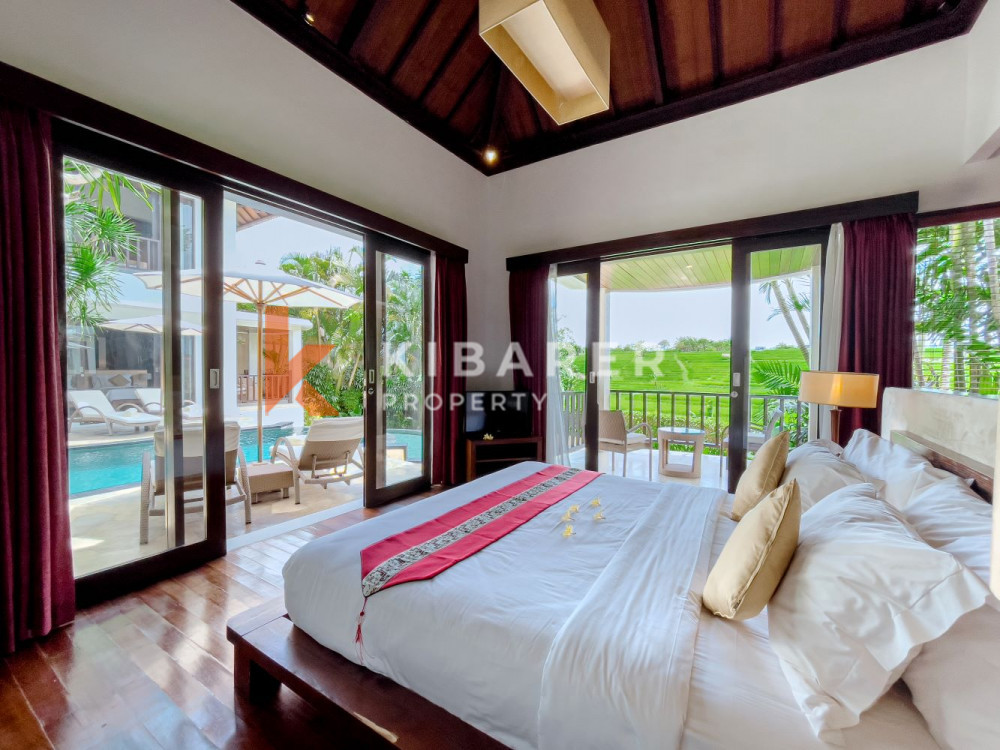 Spacious Three Bedroom Enclosed Living Villa with Overlooking Rice Field View in Canggu — image 10