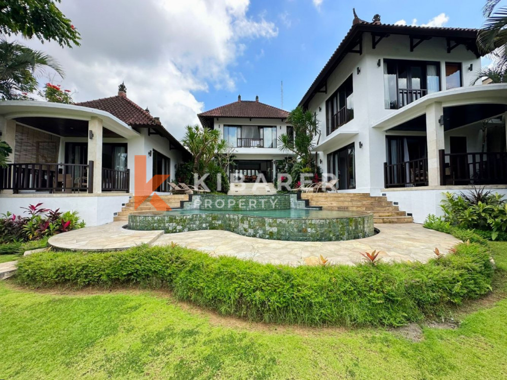 Spacious Three-Bedroom Gated Villa with Rice Field View in Canggu — image 15