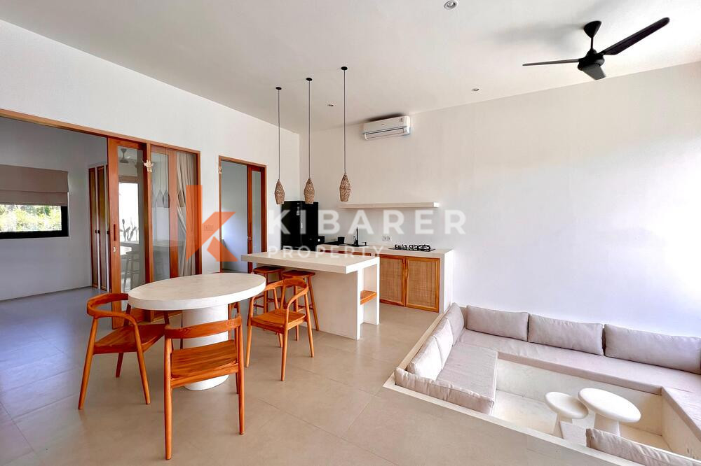 Brand New Mediterranean Three Bedroom Enclosed Livingroom Villa Set in Pererenan — image 4