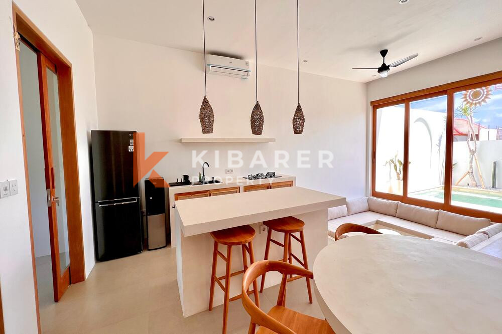 Brand New Mediterranean Three Bedroom Enclosed Livingroom Villa Set in Pererenan — image 8