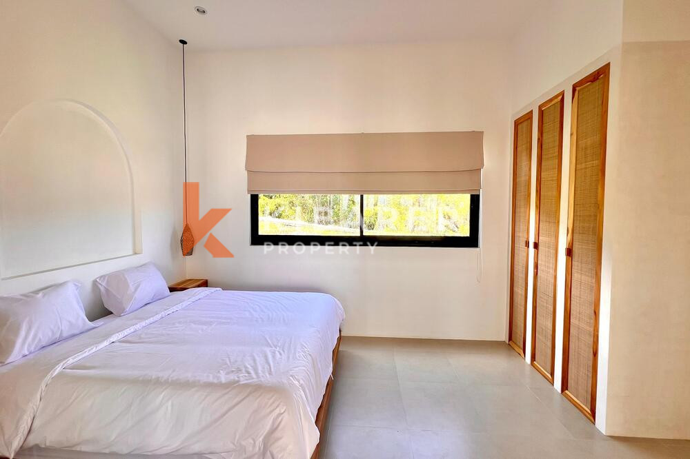 Brand New Mediterranean Three Bedroom Enclosed Livingroom Villa Set in Pererenan — image 9