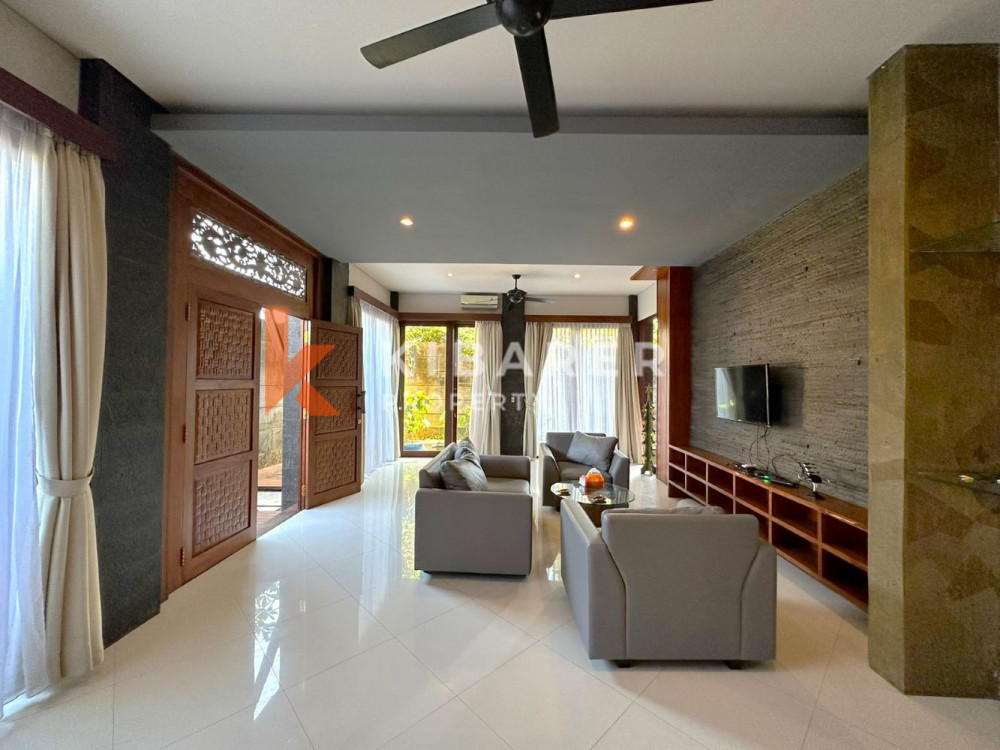 Homey Three Bedroom Villa Strategically Located in Seminyak — image 3