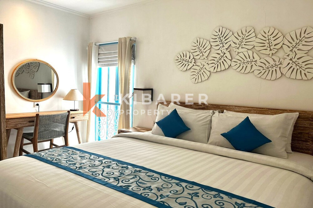 Charming One-Bedroom Villa with Closed Living Room in Santorin Located in Padonan — image 9