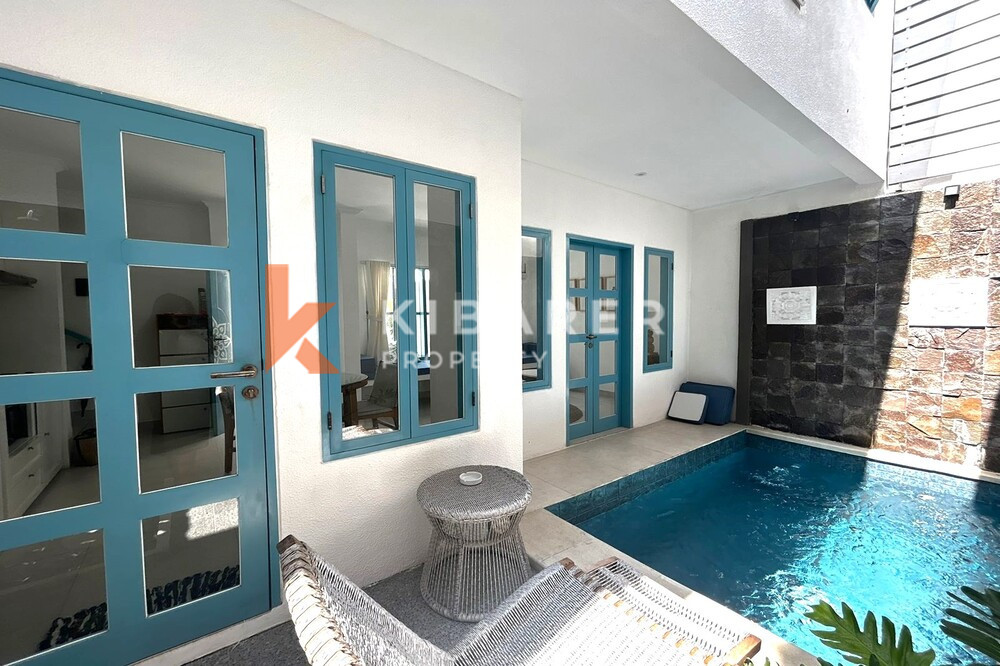 Charming One Bedroom Enclosed Living Room Santorini Villa Situated in Padonan — image 4