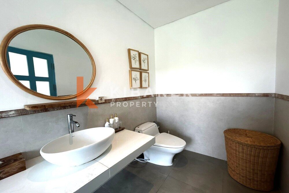 Charming Three Bedroom Enclosed Living Room Santorini Villa Set in Padonan — image 7