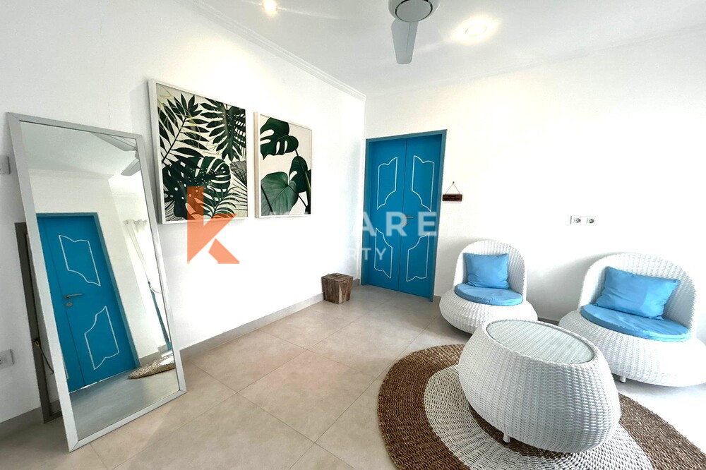 Charming Three Bedroom Enclosed Living Room Santorini Villa Set in Padonan — image 5