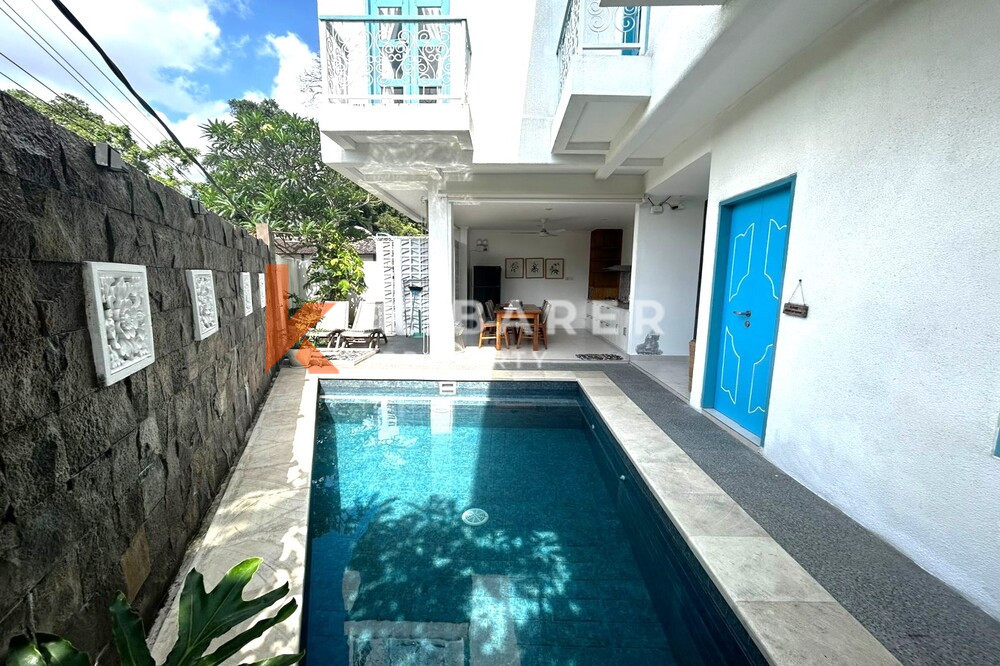 Charming Three Bedroom Enclosed Living Room Santorini Villa Set in Padonan — image 1