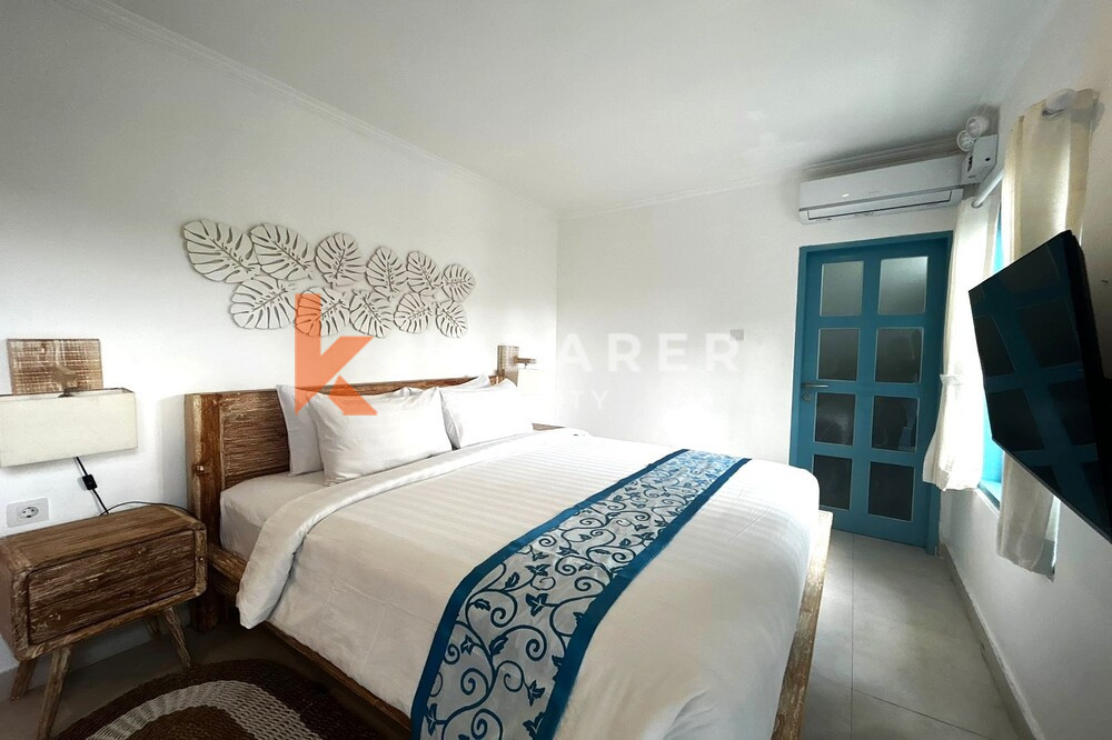 Charming Three-Bedroom Santorini-Style Villa with Enclosed Living Room in Padonan — image 6