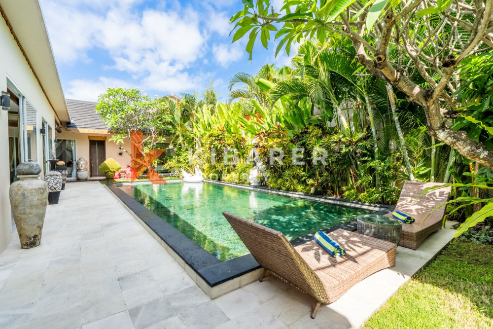 Peaceful Three Bedroom Enclosed Living at Villa Complex Situated in Seminyak — image 16