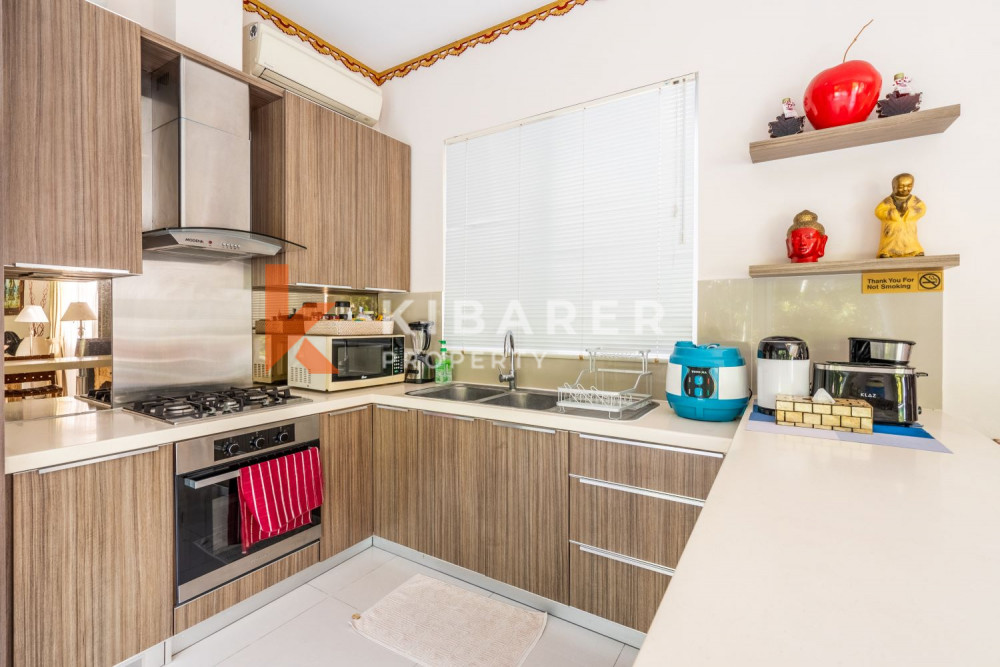 Peaceful Three Bedroom Enclosed Living at Villa Complex Situated in Seminyak — image 9