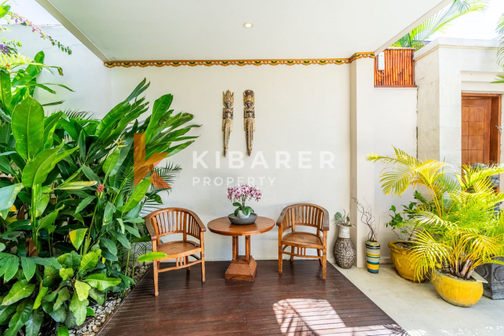 Beautiful Three Bedroom Enclosed Living at Villa Complex in Seminyak — image 3