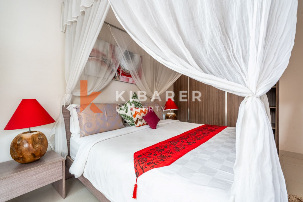 Beautiful Three Bedroom Enclosed Living at Villa Complex in Seminyak — image 15