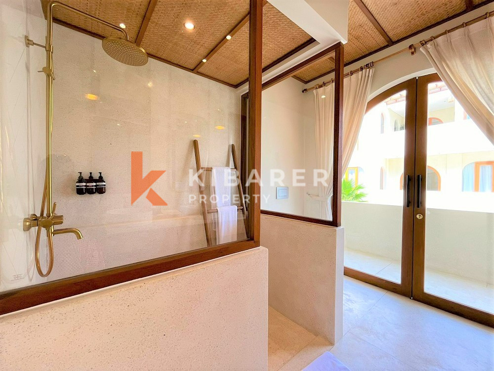 Luxury One Gate System Three Bedroom Enclosed Living Villa In Berawa — image 6