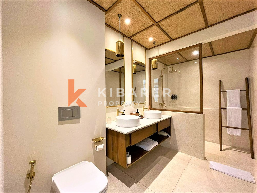 Luxury One Gate System Three Bedroom Enclosed Living Villa In Berawa — image 8