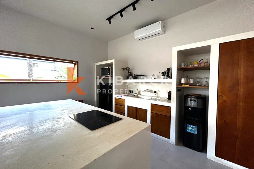 Modern Three Bedroom Minimalist Enclosed Living Room Villa Situated in Umalas — image 9