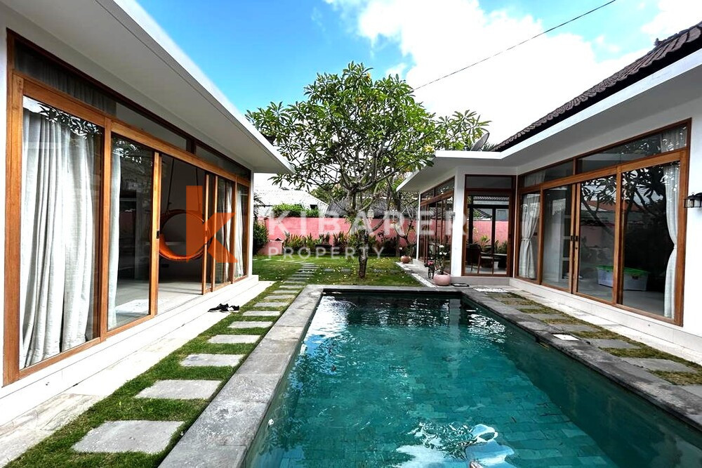 Modern Three Bedroom Minimalist Enclosed Living Room Villa Situated in Umalas — image 3