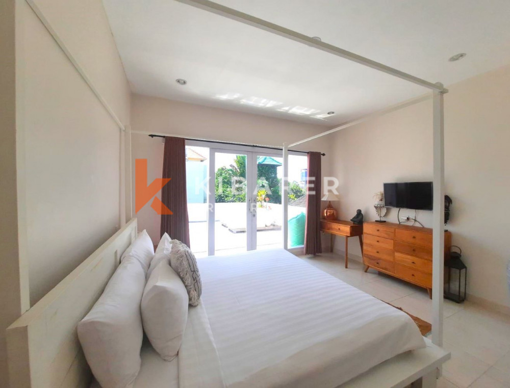 Great Location Two Bedroom Closed Living Boutique Villa in Seminyak — image 11