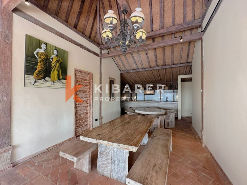 Semi Furnished Three Bedroom Closed Living Villa with Ocean and Rice Field View in Kedungu — image 5