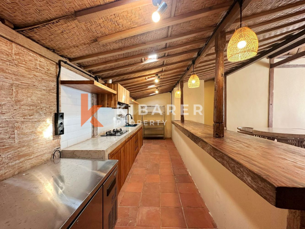 Semi Furnished Three Bedroom Closed Living Villa with Ocean and Rice Field View in Kedungu — image 8