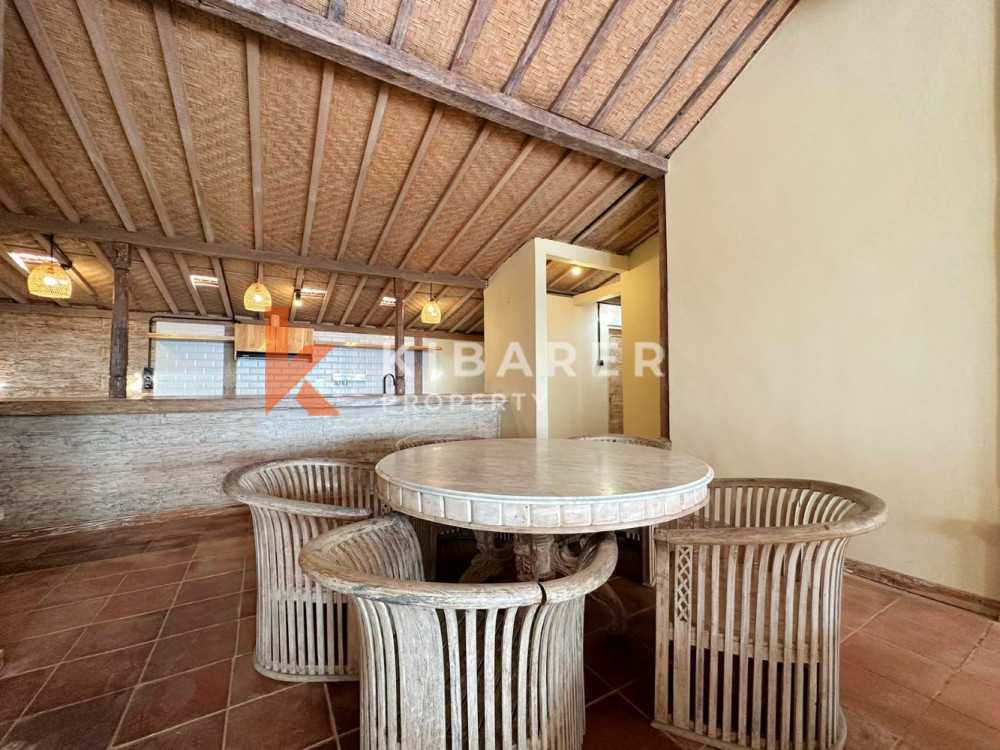 Semi Furnished Three Bedroom Closed Living Villa with Ocean and Rice Field View in Kedungu — image 10