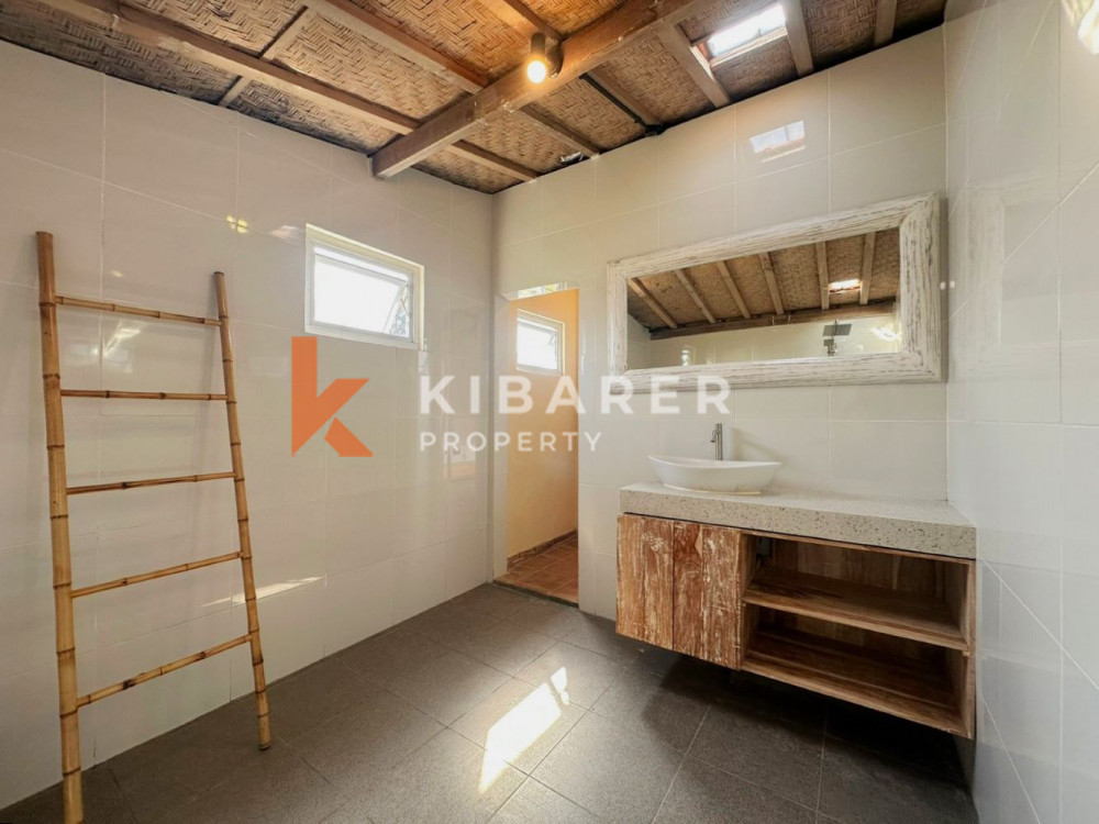 Semi Furnished Three Bedroom Closed Living Villa with Ocean and Rice Field View in Kedungu — image 18