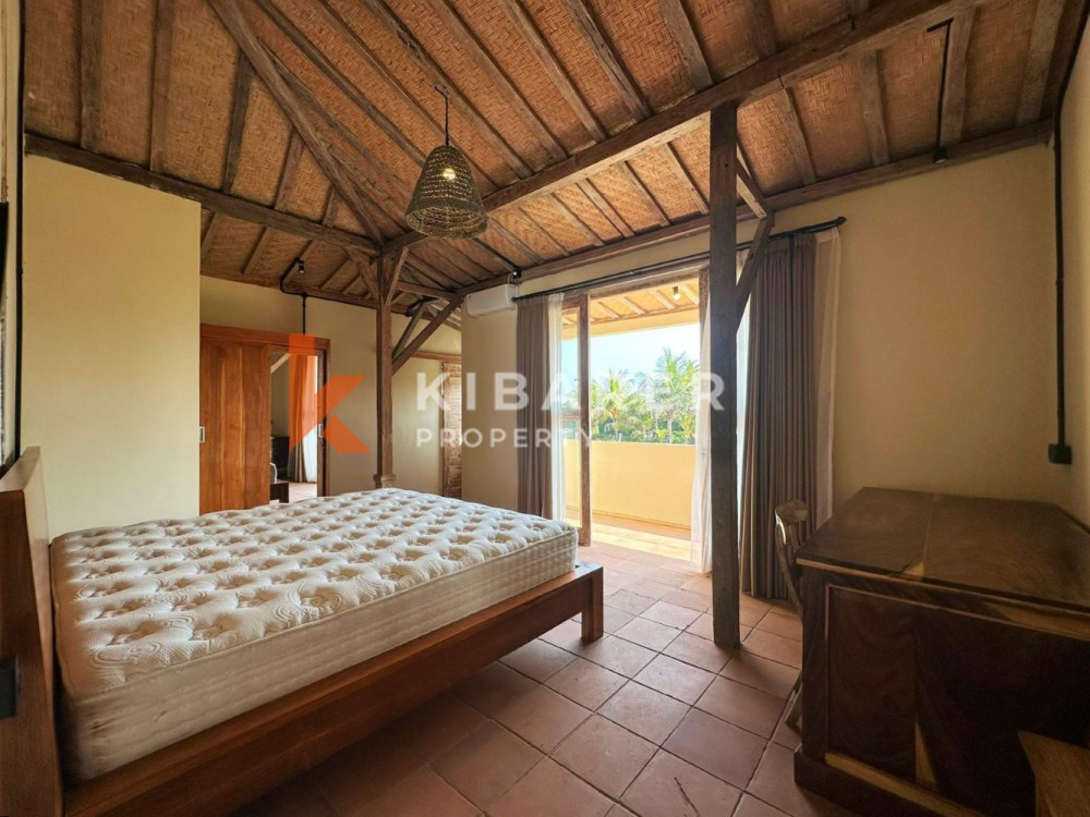 Semi Furnished Three Bedroom Closed Living Villa with Ocean and Rice Field View in Kedungu — image 15