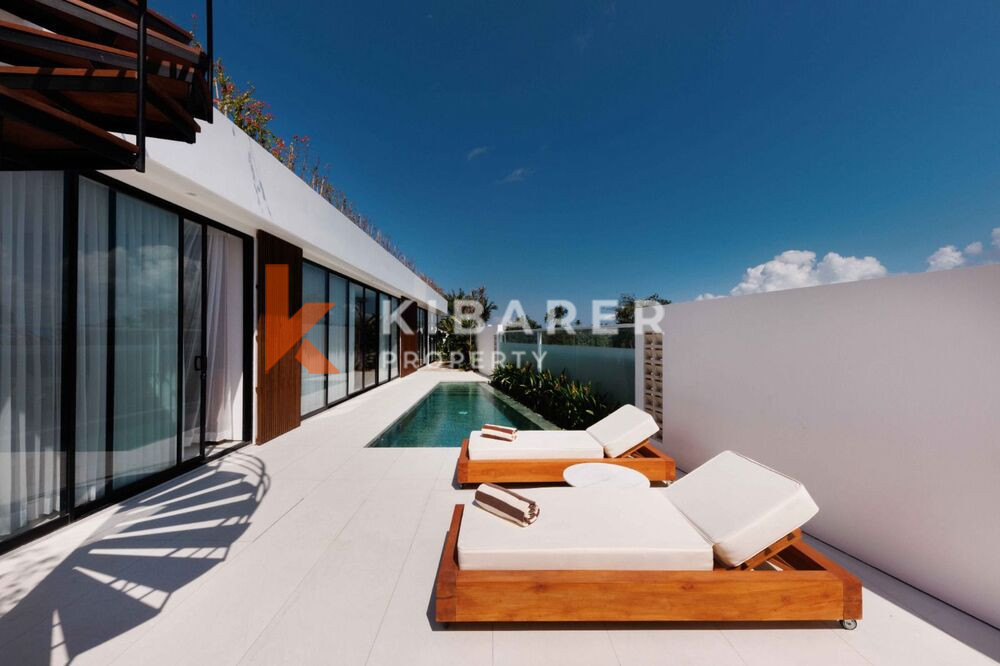 Luxury Three-Bedroom Villa with Enclosed Living Room, Walking Distance to Pererenan Beach