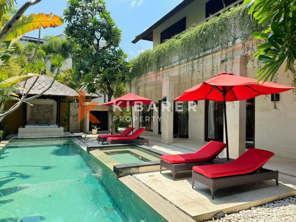 Gorgeously Three Bedroom Enclosed Living Villa In Prime Area Of Seminyak — image 1